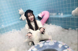 陈丽洗澡写真,性感与自然的完美融合